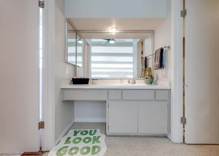 Vintage Near Old Town, Golf & Spring Training Apartment